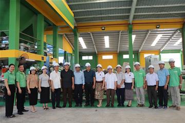 ĐOÀN ĐẠI BIỂU ỦY BAN MẶT TRẬN LÀO XÂY DỰNG ĐẤT NƯỚC TỈNH HỦA PHĂN THAM QUAN VÀ LÀM VIỆC TẠI TIẾN NÔNG