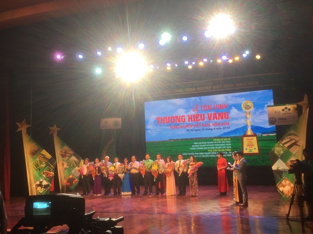 Tiến Nông vinh danh “Thương hiệu vàng nông nghiệp Việt Nam” năm 20181
