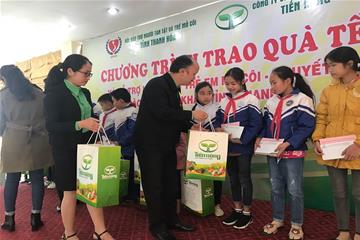 Tiến Nông tổ chức chương trình Trao quà Tết và Hỗ trợ học bỗng cho trẻ em mồ côi, khuyết tật tại Thanh Hóa