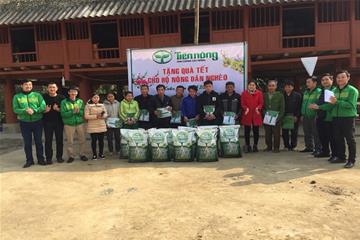 Tiến Nông tổ chức hoạt động tặng quà Tết cho hộ nông dân nghèo tại huyện Bá Thước