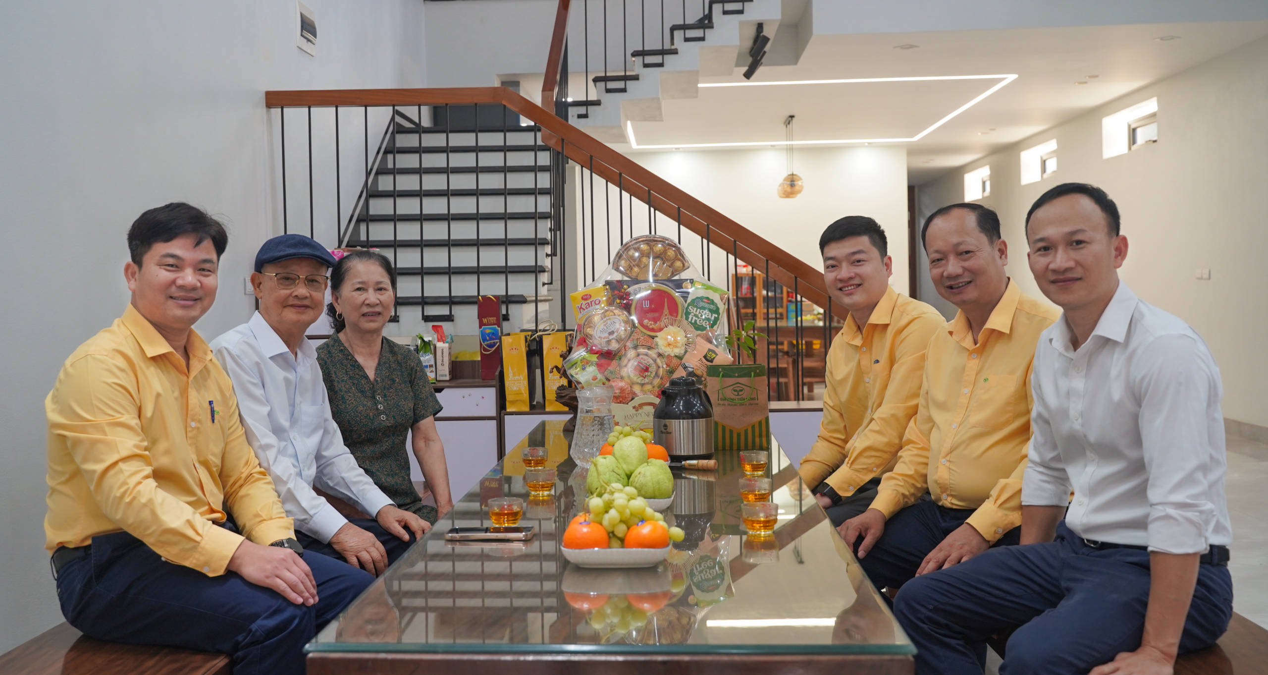 HÀNH TRÌNH TRI ÂN – KẾT NỐI NIỀM TIN: CHỦ TỊCH HĐQT TIẾN NÔNG GROUP NGUYỄN XUÂN CỘNG TỚI THĂM KHÁCH HÀNG TIÊU BIỂU TẠI XÃ NGỌC LẶC – THANH HOÁ