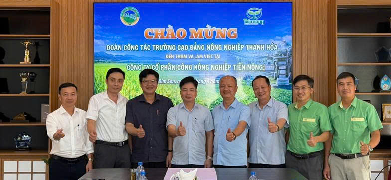 “KHÔNG THỂ ĐÀO TẠO KIỂU CŨ CHO NÔNG NGHIỆP MỚI”